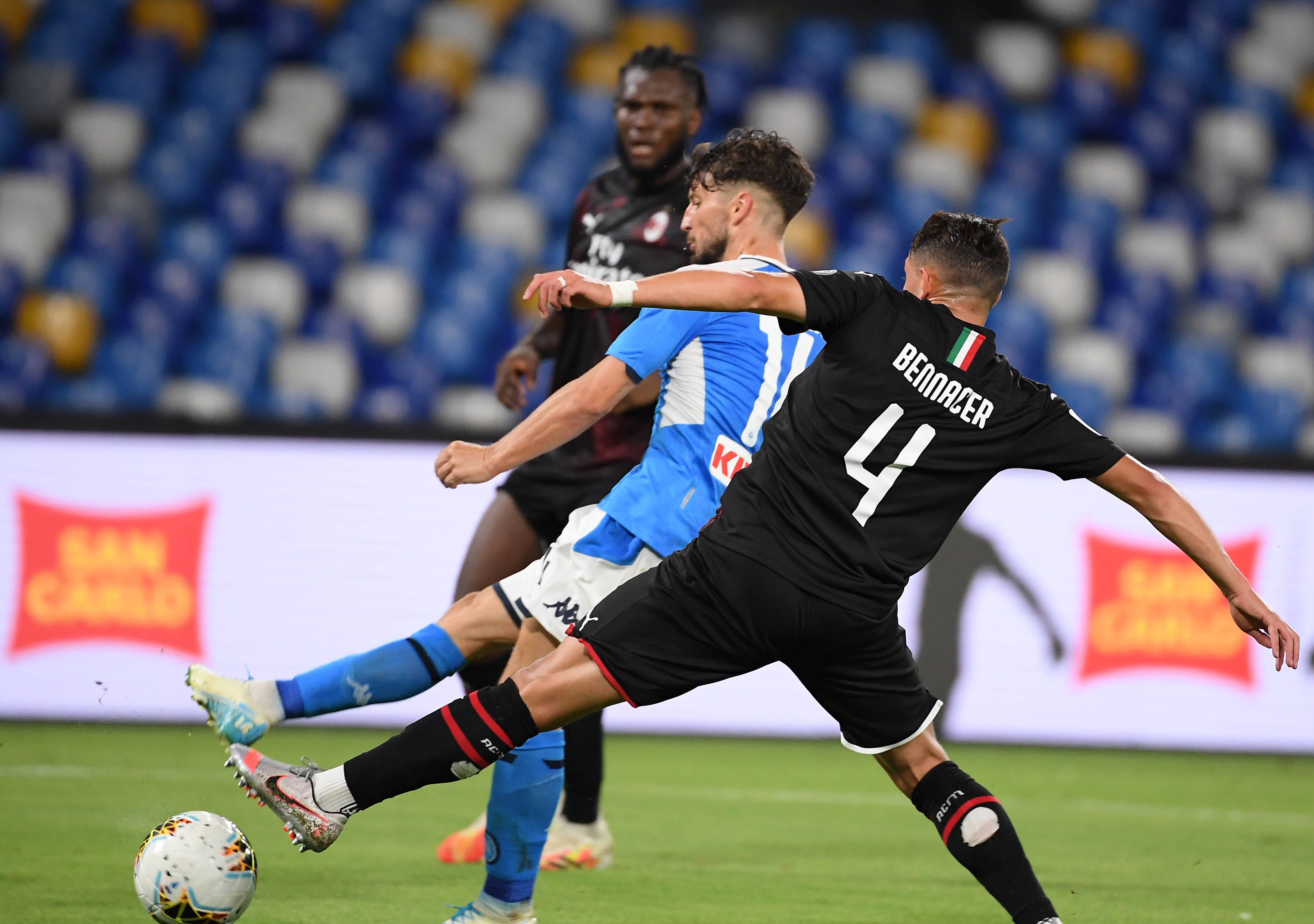 关于佛罗伦萨不敌那不勒斯,战绩堪忧的信息 关于佛罗伦萨不敌那不勒斯,战绩堪忧的信息