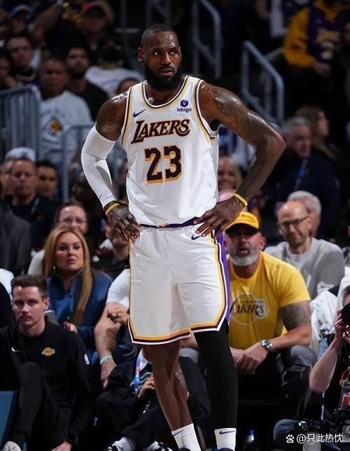 关于洛杉矶之光再普照球场，成功战胜对手的信息