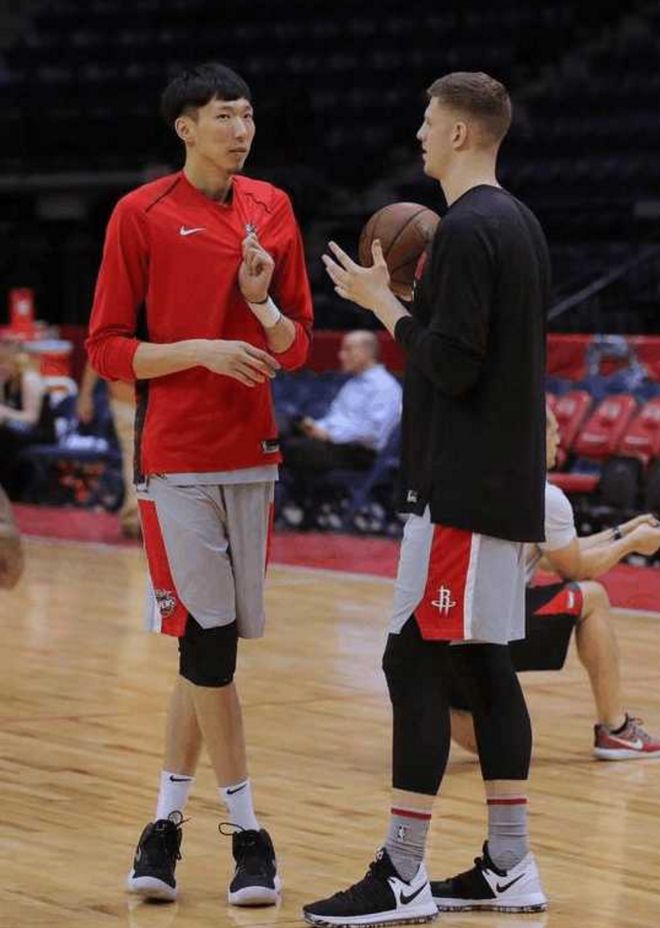 佩鲁贾后场失误频频,需加强防守训练 佩鲁贾后场失误频频,需加强防守训练