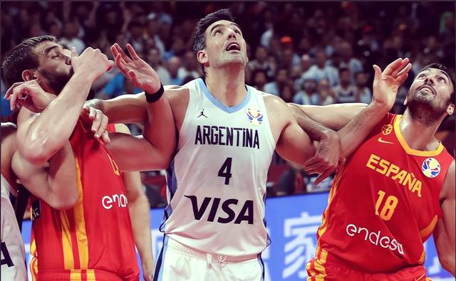 西班牙队遭遇挑战，艰难击败对手晋级四强