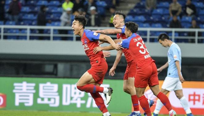 包含重庆斯威在家战平河南建业，保持不败战绩的词条