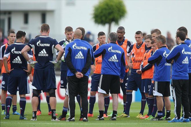 汉堡被弗赖堡横扫，暴露防守不足