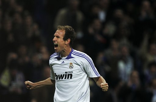 伯纳乌大局已定，准备涅槃重生的简单介绍