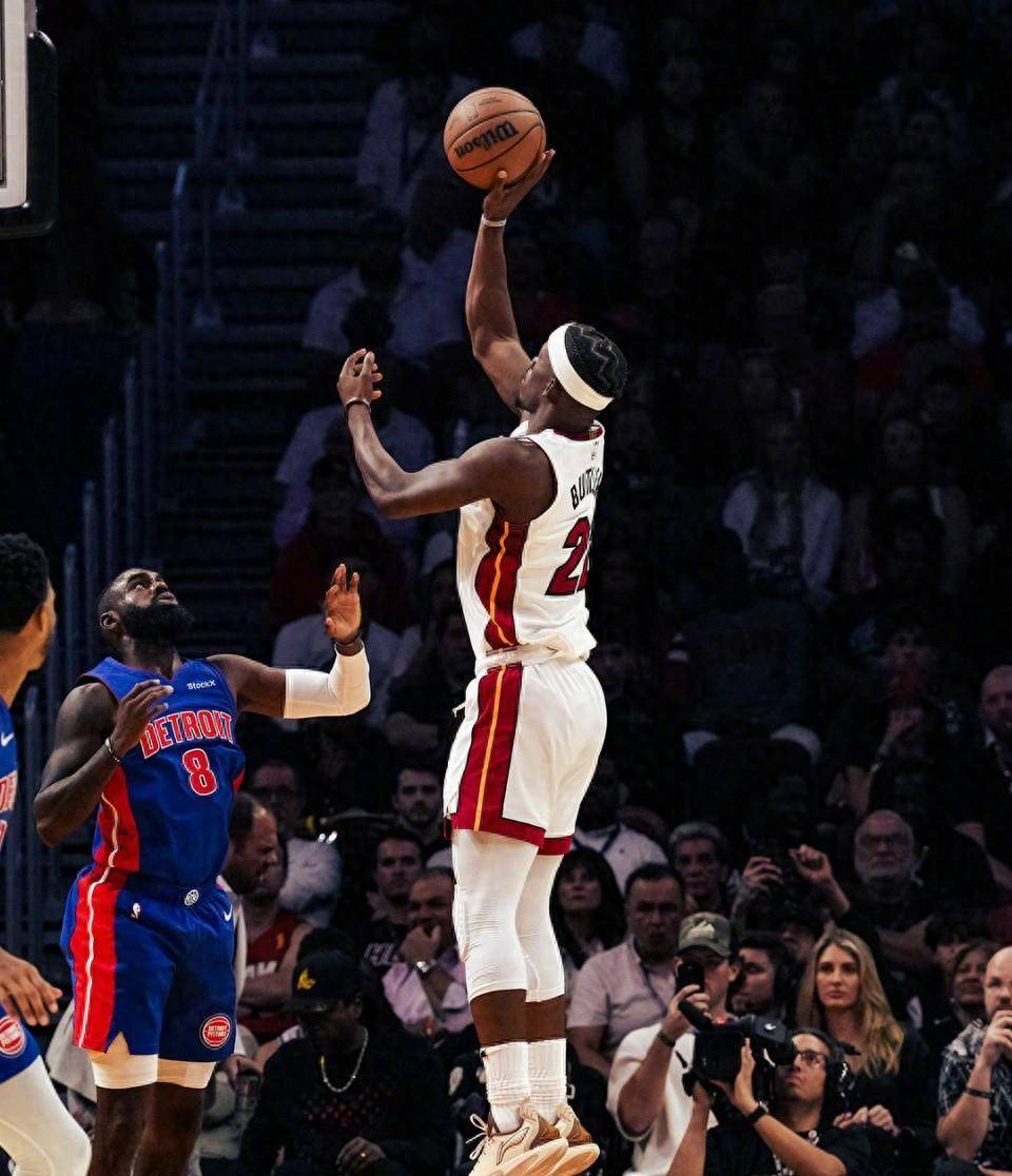 热火击败尼克斯，战胜对手取得连胜