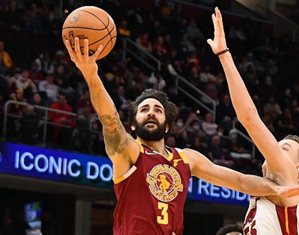 火箭大胜骑士,取得五连胜 火箭大胜骑士,取得五连胜