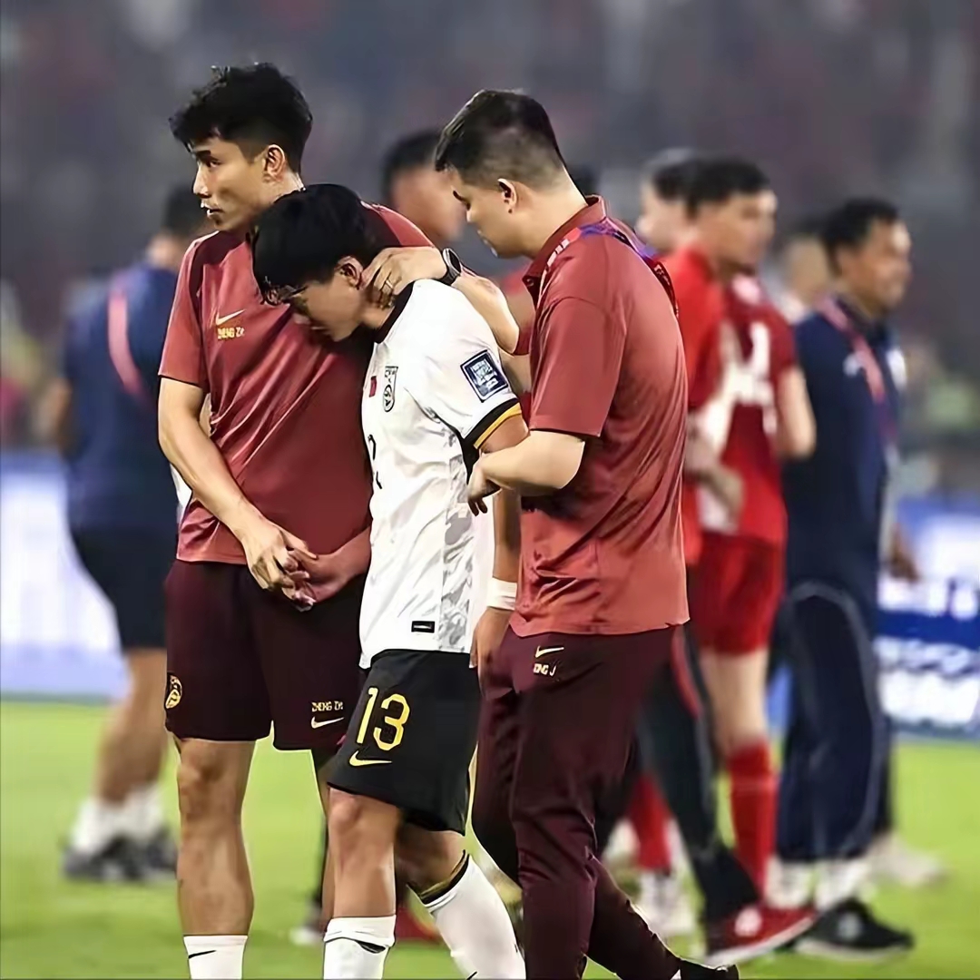 夺冠热门遭遇惨败，球队一脸愁容的简单介绍