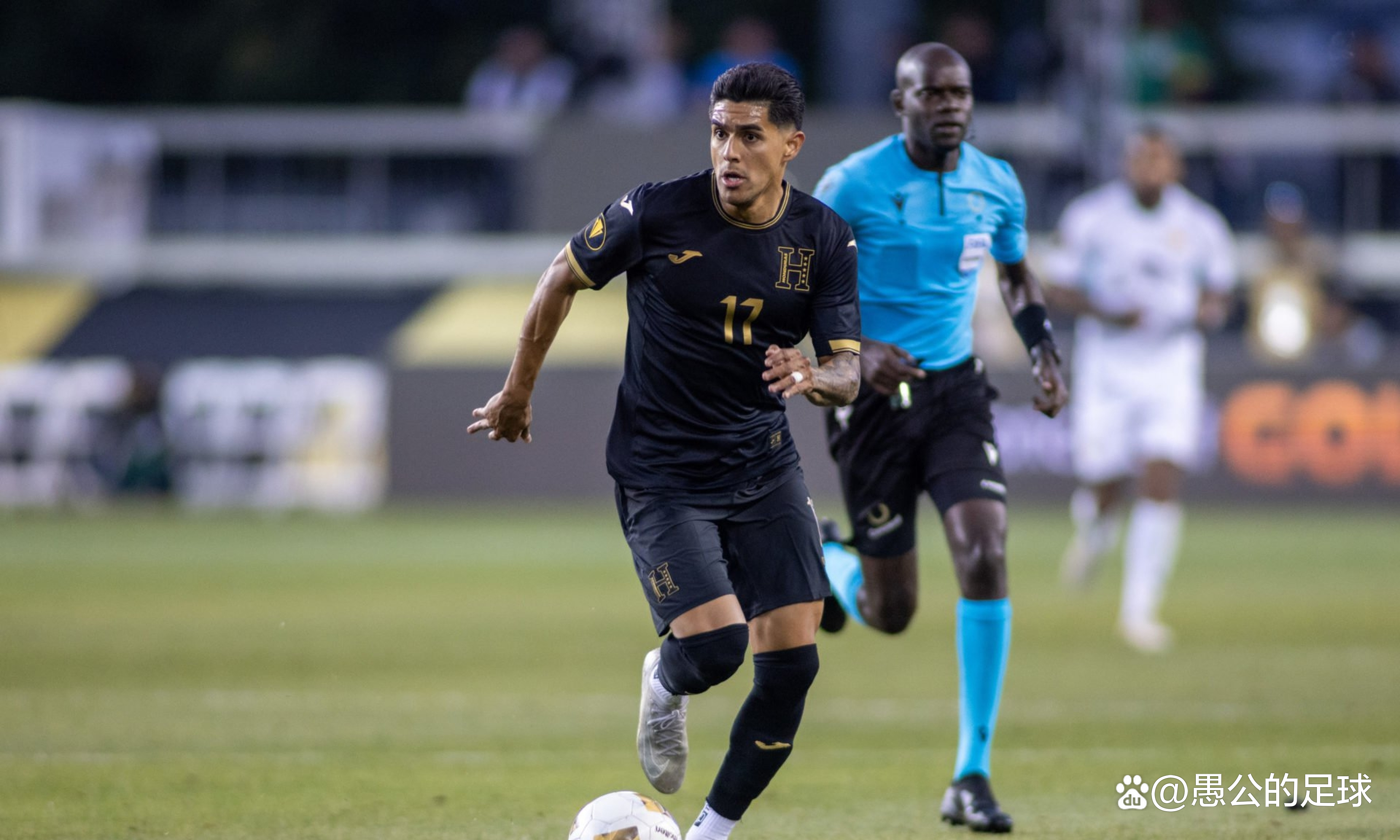 关于帕尔马客场遭遇惨败，降级压力逐渐加大的信息