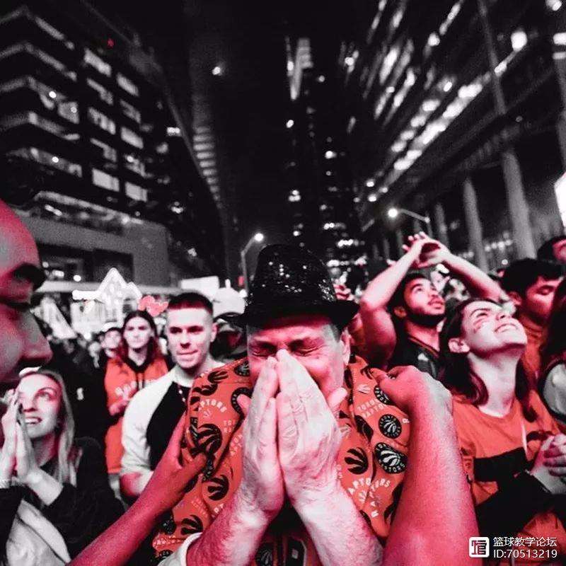 威尼斯篮球赛事吸引了来自世界各地的球迷