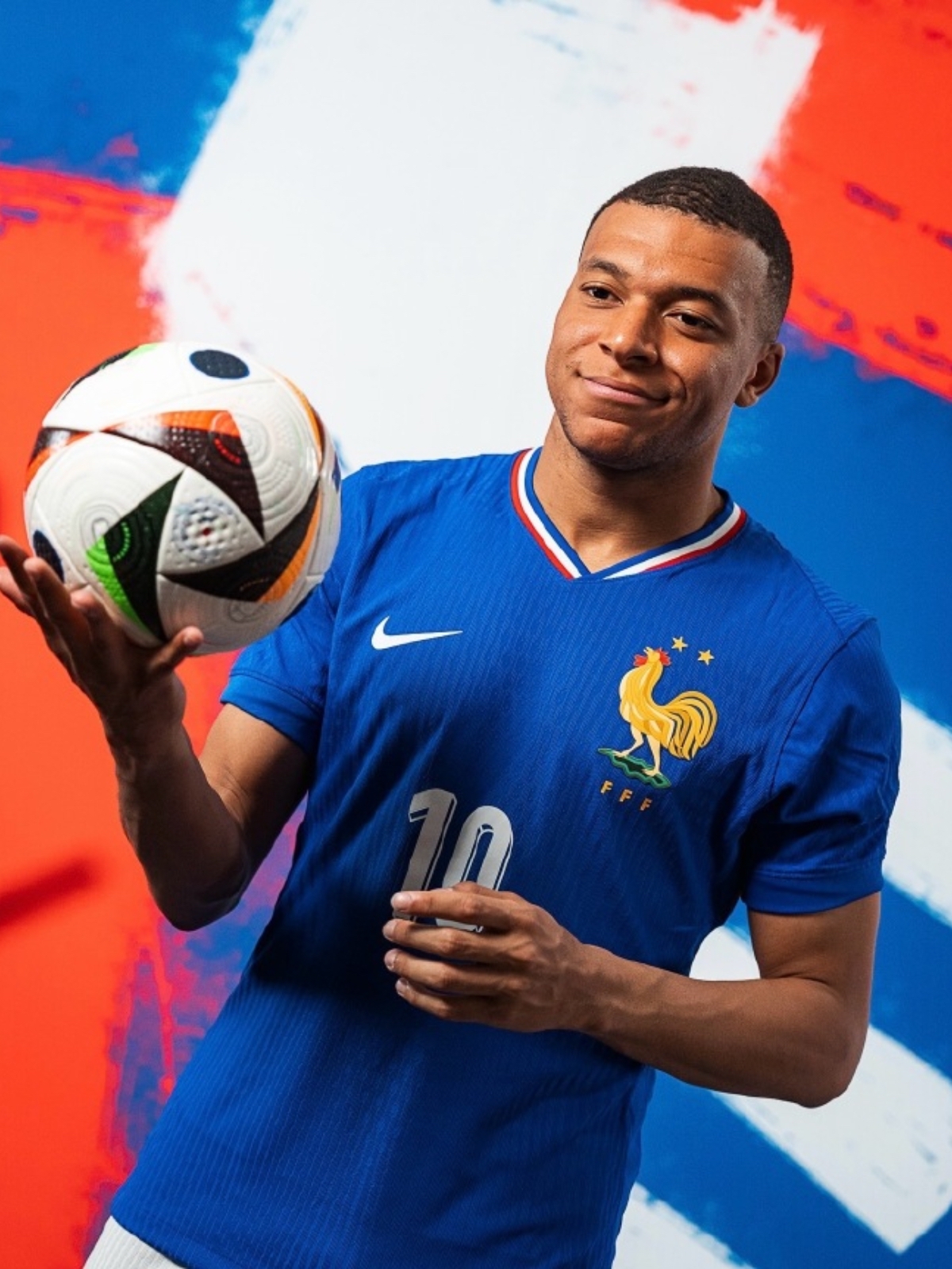 关于里尔球员联合努力,渴望剑指法国足球联赛前列的信息 关于里尔球员联合努力,渴望剑指法国足球联赛前列的信息