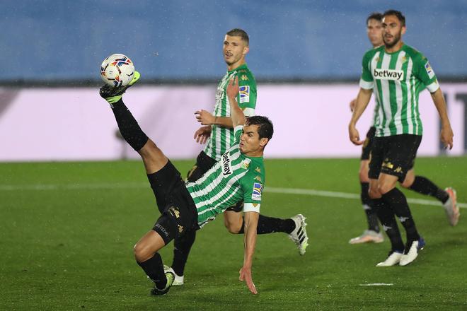 关于比利亚雷亚尔逼平劲敌，集体努力获认可的信息