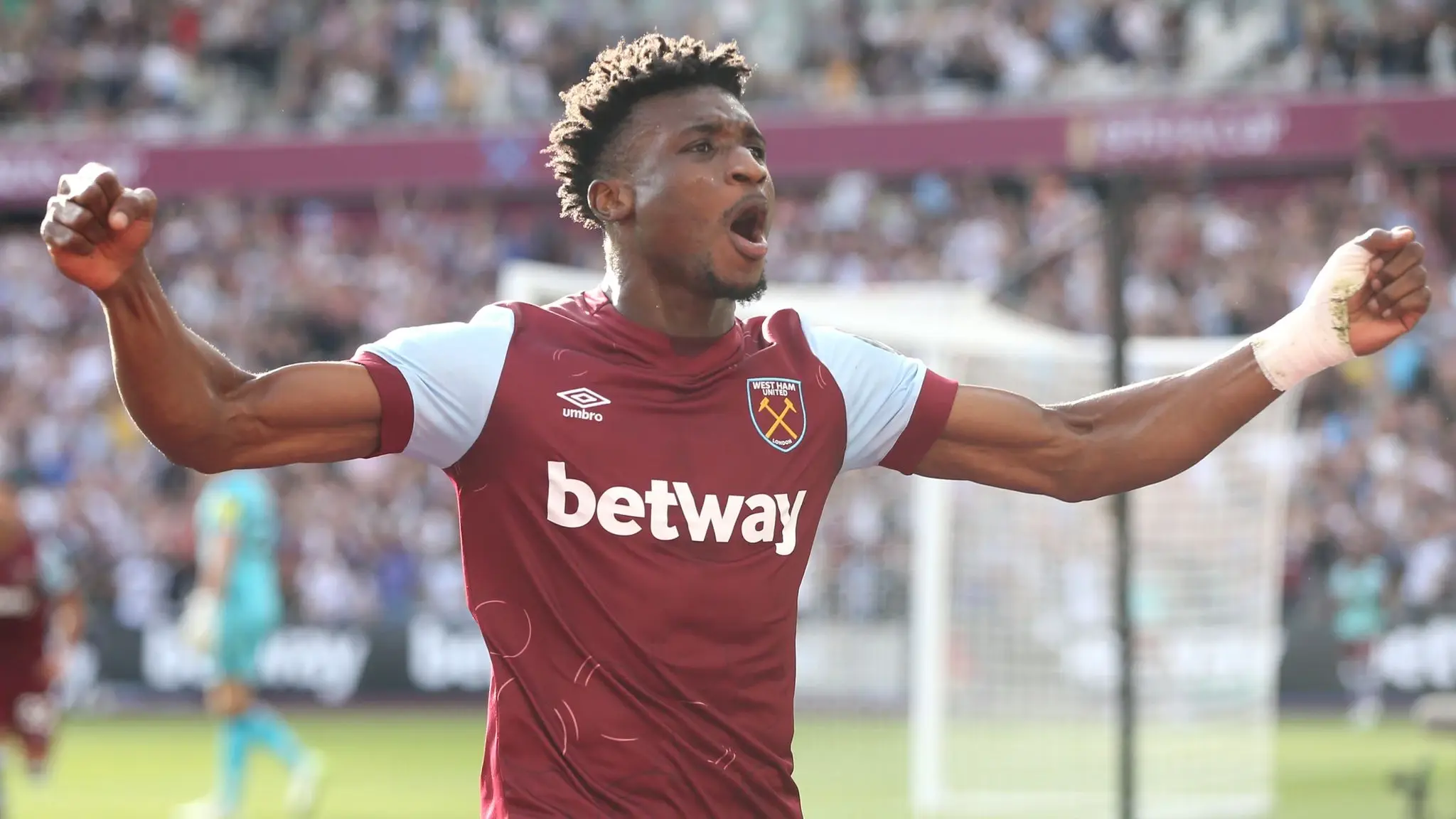 曼联对抗西汉姆联，重燃战火