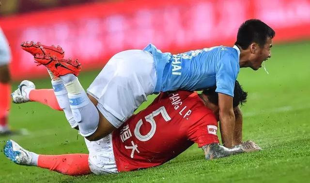 广州恒大客场大胜天津天海,取得三连胜的简单介绍 广州恒大客场大胜天津天海,取得三连胜的简单介绍