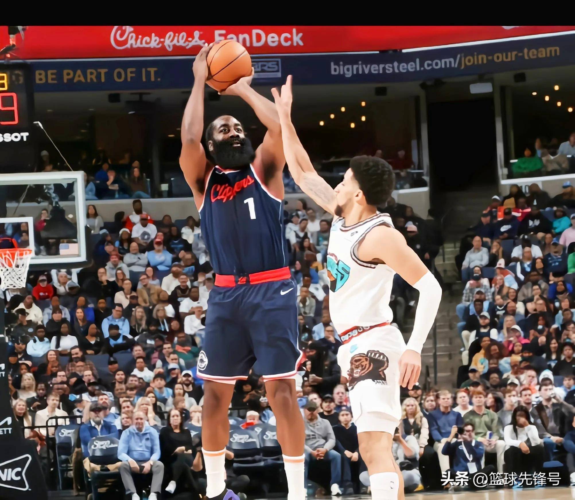 火箭大胜鹈鹕，哈登砍下+壮举