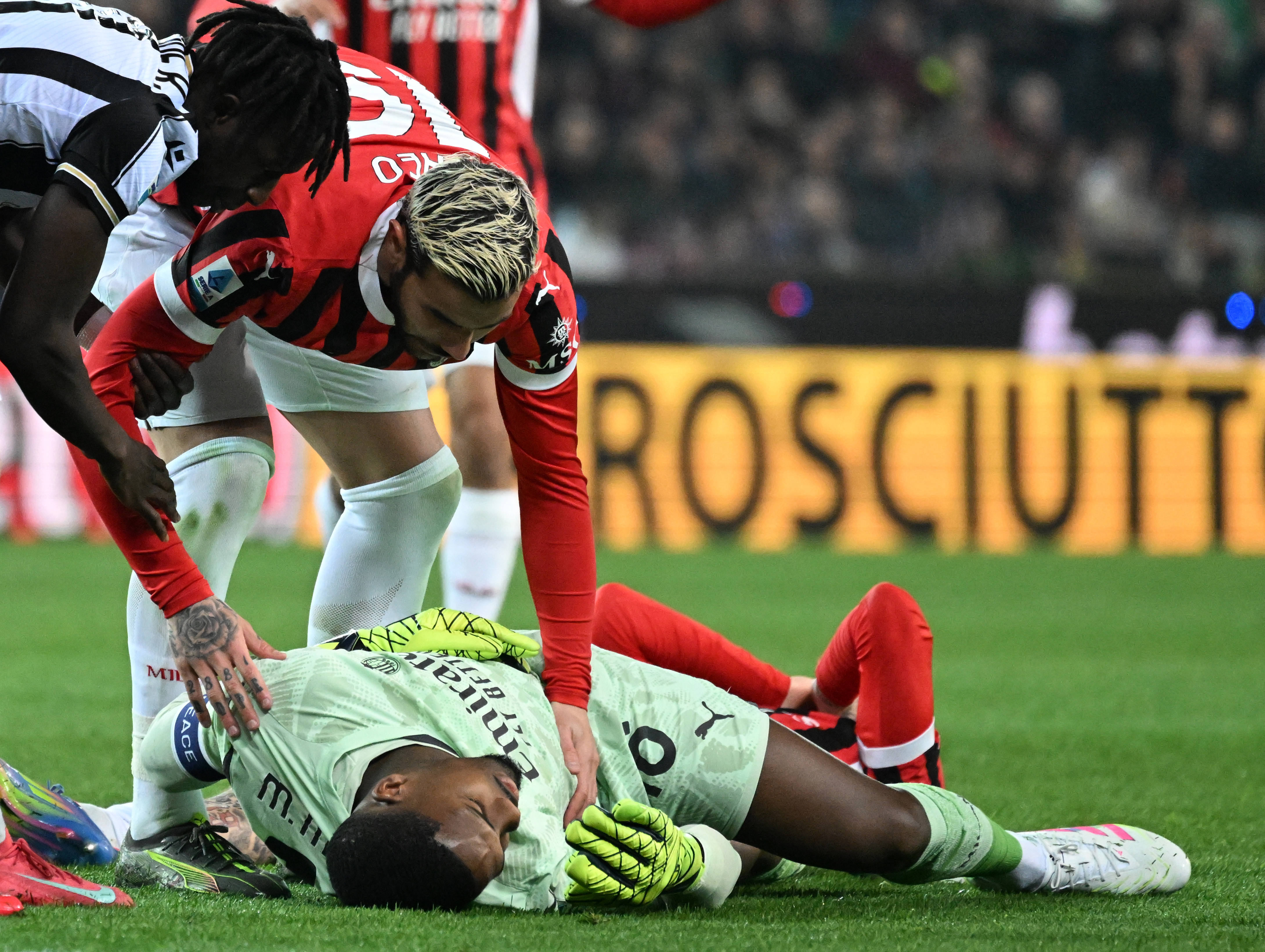 罗马大胜，乌迪内斯败下阵来