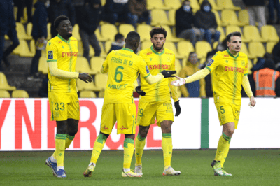 包含图尔主场-不敌南特，遭受重创的词条