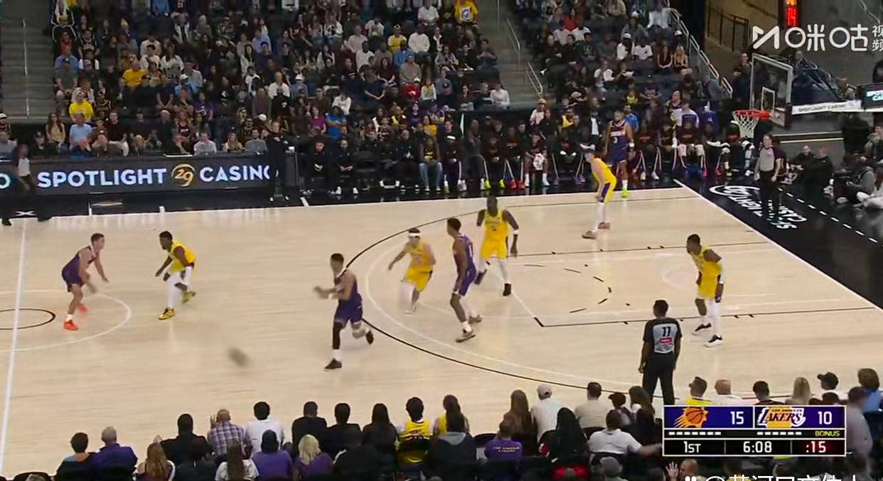 包含太阳主场遭遇惨败，被国王横扫NBA季前赛的词条