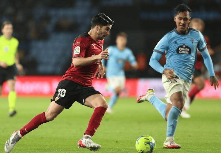 阿拉维斯遭遇五连败，保级形势险恶的简单介绍