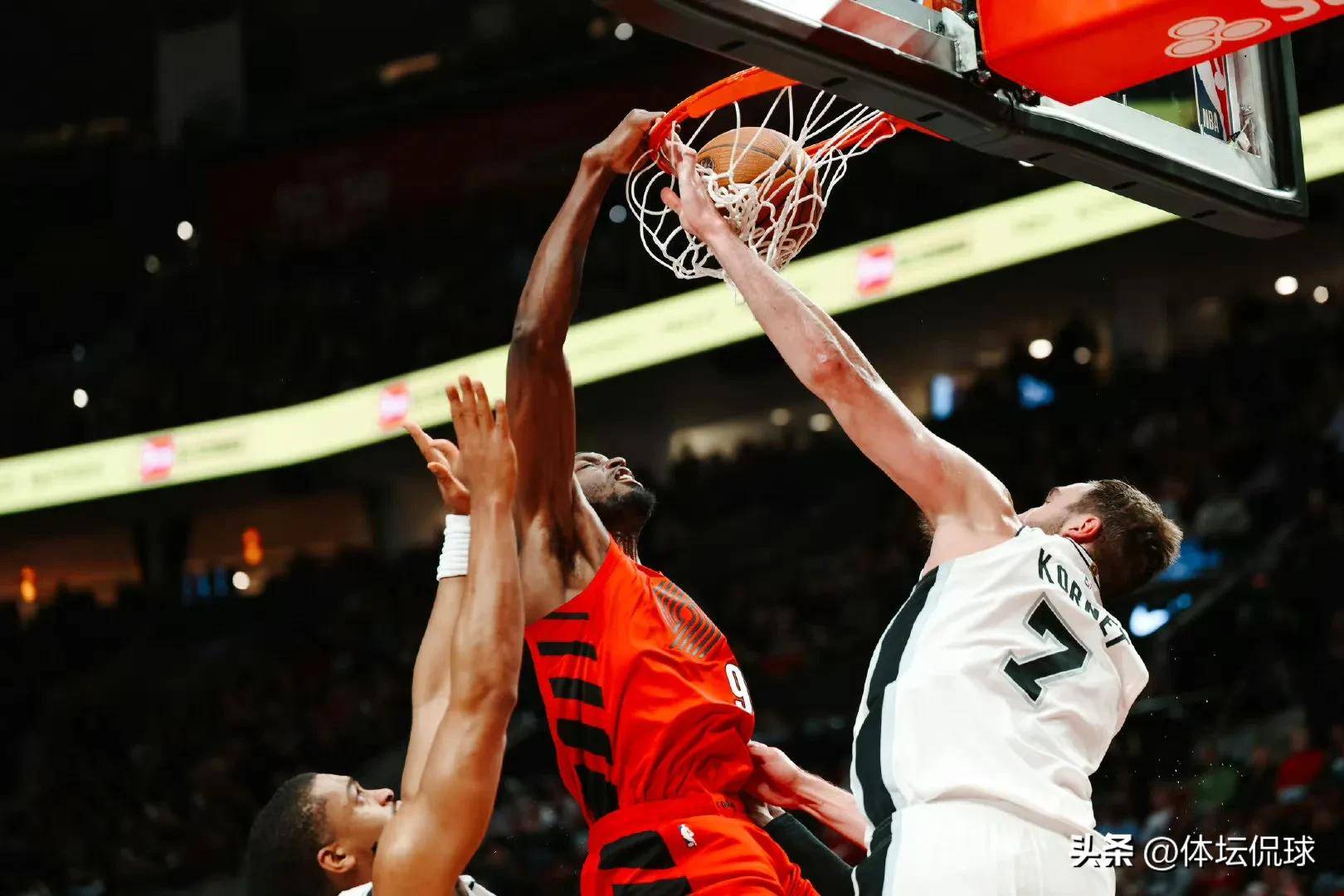 开拓者新秀露锋芒，成为球队得分王的简单介绍