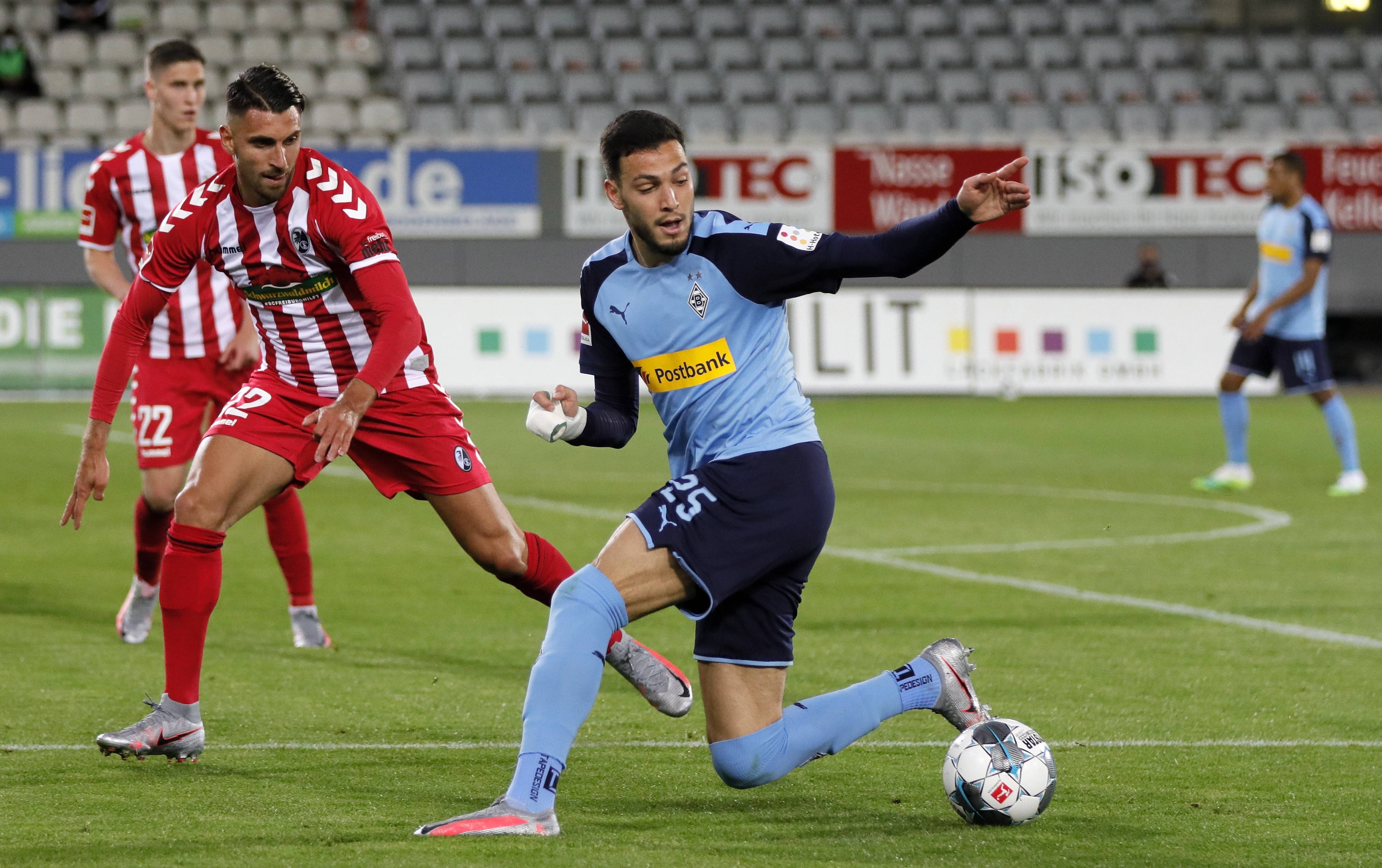 包含弗赖堡主场战胜对手，提升积分榜排名！的词条