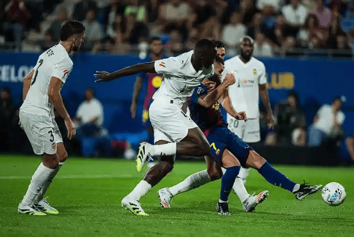 马德里德比上演绝杀，巴伦西亚逼平的简单介绍