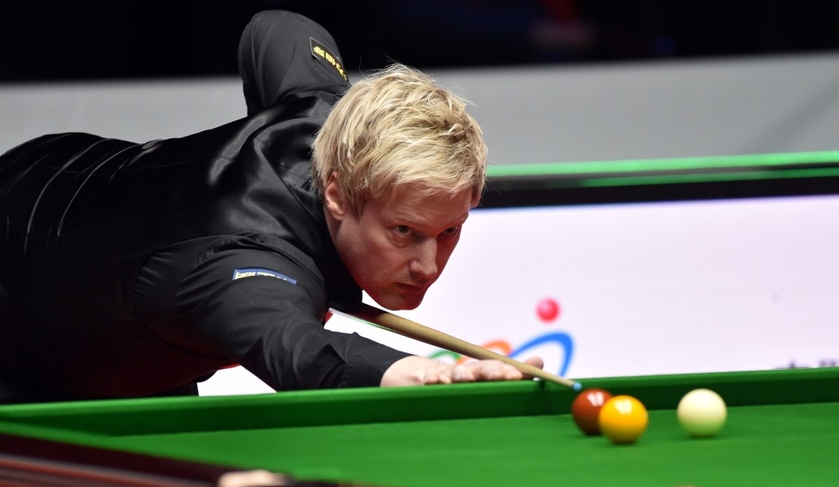 罗伯逊在比赛中扑出关键球